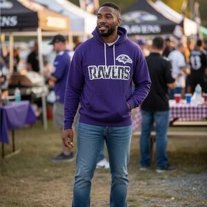Baltimore Ravens Hoodie Men’s Medium Purple NFL Team Apparel Pullover Log